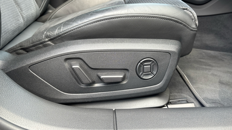 Audi A6 40 TDI S Line 5dr S Tronic Diesel Estate